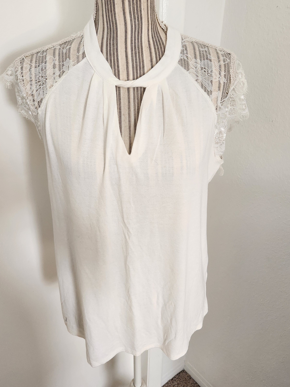 Ivory White Lace Sleeve Keyhole Top Medium Romantic Boho Stretch Blouse